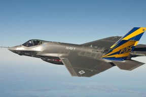 mk体育网址-“帕布罗·马特拉：美洲狮队的防线核心，领袖风范尽显”