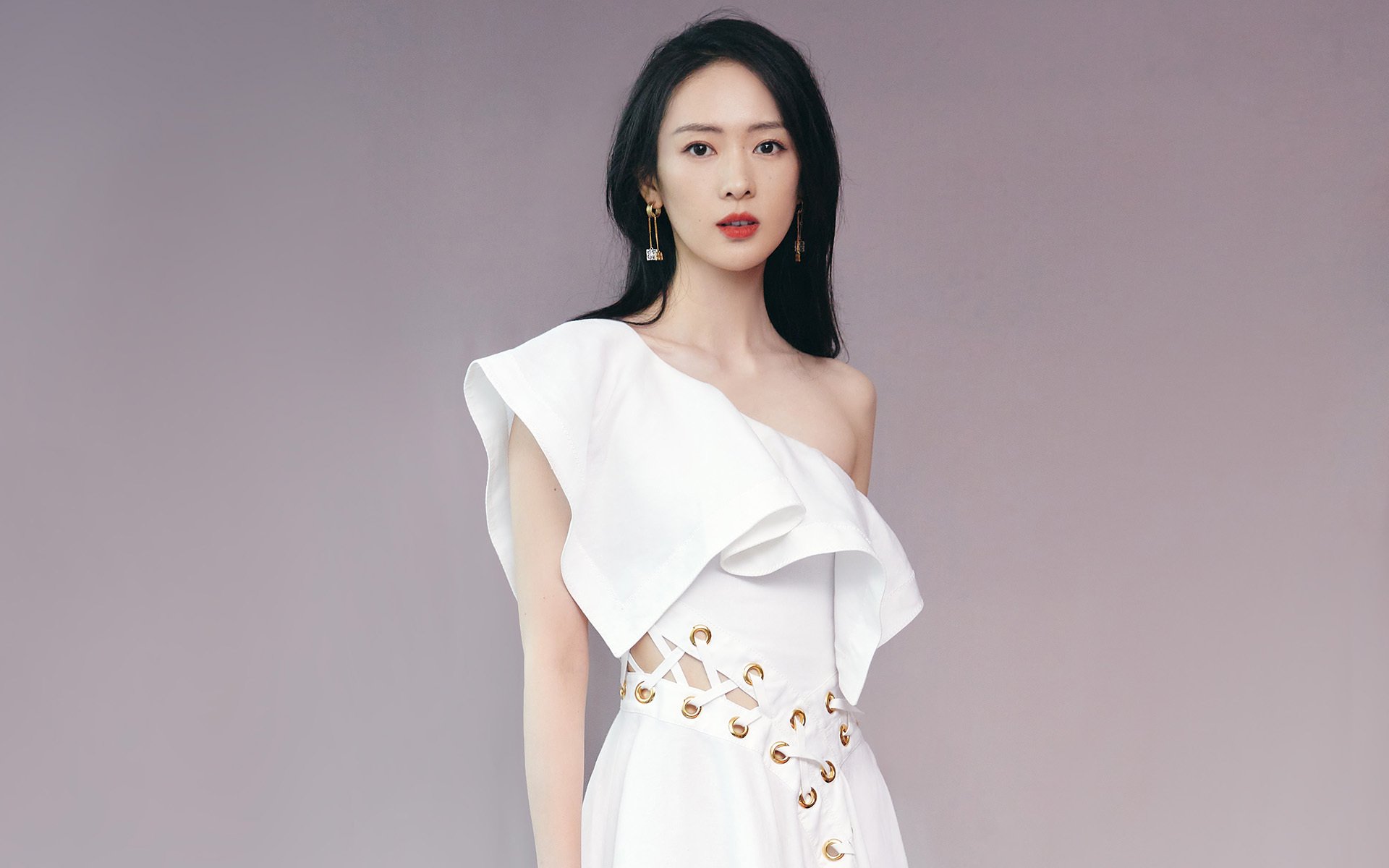 前插与回撤形成中场节奏轴