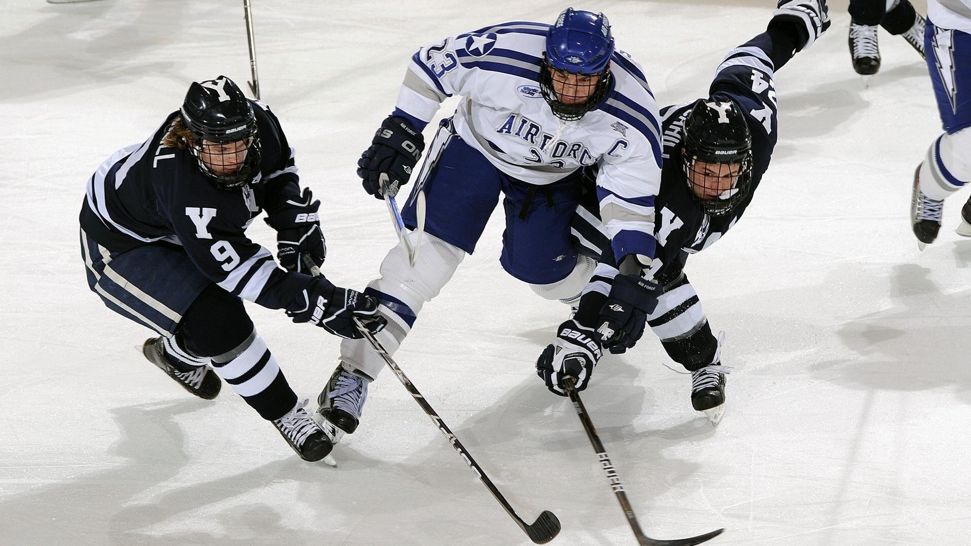 C罗帽子戏法帮助球队大胜晋级欧冠八强，c罗帽子戏法对阵球队